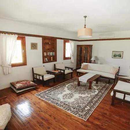 5 Yatak Odali Villa Villa